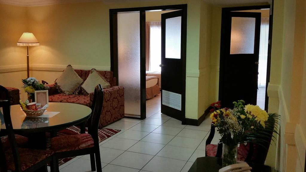 Deebaj Al Khabisi Plaza Aparthotel Dubai Ngoại thất bức ảnh