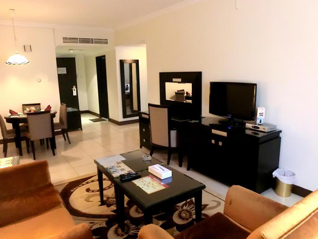 Deebaj Al Khabisi Plaza Aparthotel Dubai Ngoại thất bức ảnh